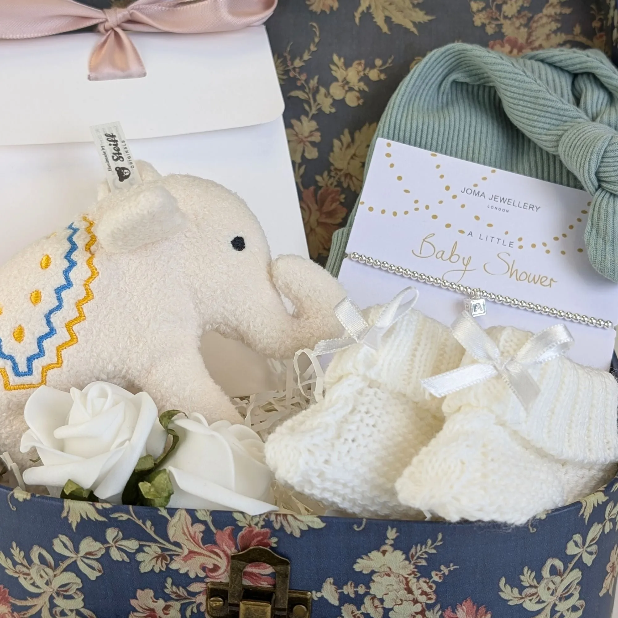 A Little Love On Your Baby Shower Keepsake Gifts Hamper