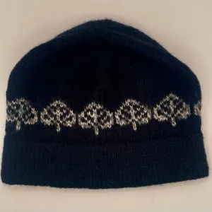 Black and Gray Wool Aspen Leaf Knit Hat